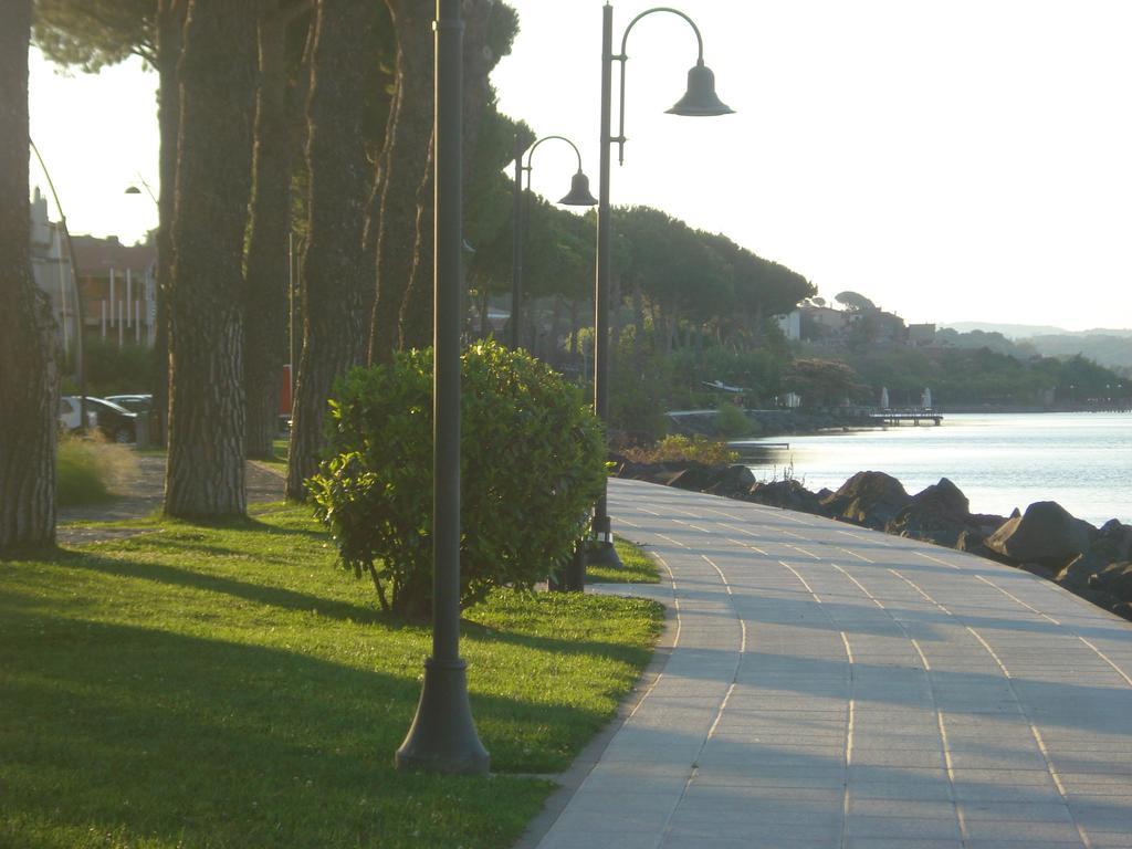 Relax In Piazzetta Casa E Appartamento Per Vacanze Trevignano Romano Buitenkant foto